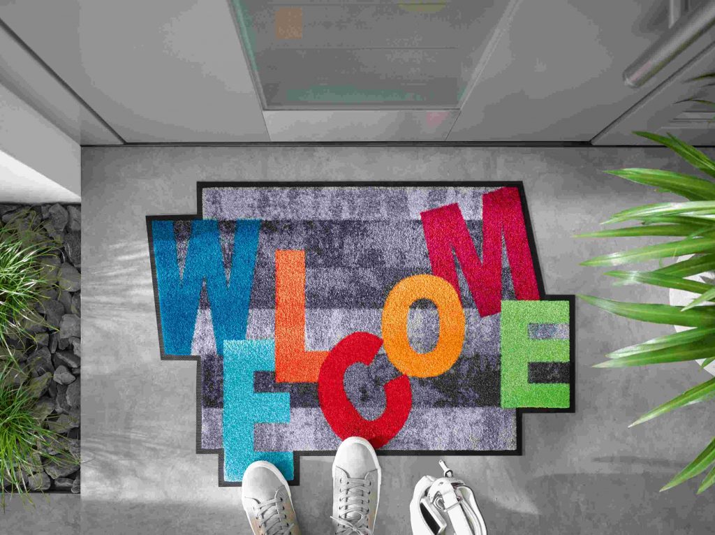 Crazy-Welcome_60x85cm_05_9010216019865_MILIEU_kl